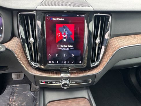 Used 2023 Volvo XC60 B5 Plus w/ Climate Package image 30