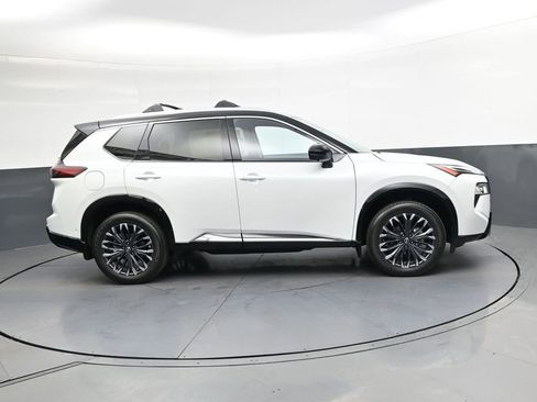Used 2025 Nissan Rogue Platinum w/ Platinum Premium Package AWD/4WD image 3