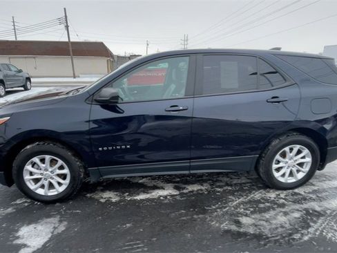 Used 2020 Chevrolet Equinox LS w/ LS Convenience Package image 4