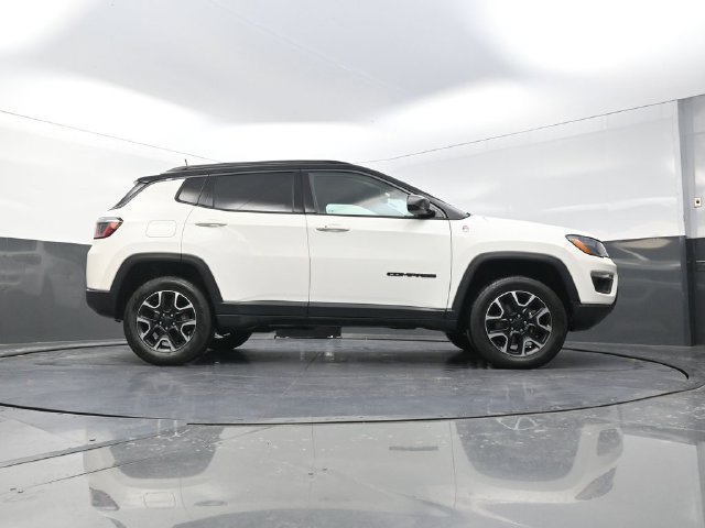 Used 2020 Jeep Compass Trailhawk AWD/4WD image 38