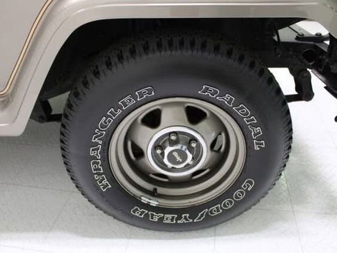 Used 1989 Jeep Wrangler Sahara image 40