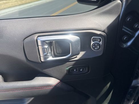 Used 2022 Jeep Gladiator Rubicon w/ Cold Weather Group image 12