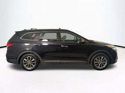 Used 2017 Hyundai Santa Fe Limited image 4