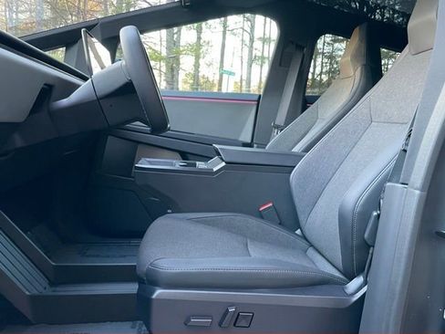 Used 2025 Tesla Cybertruck 2WD Crew Cab image 14