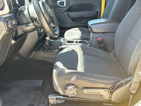 Used 2021 Jeep Wrangler Sport image 9