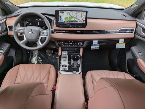 New 2026 Mitsubishi Outlander SEL image 16