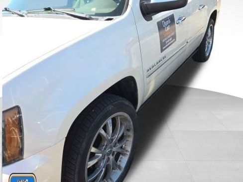 Used 2013 Chevrolet Avalanche LTZ RWD image 1