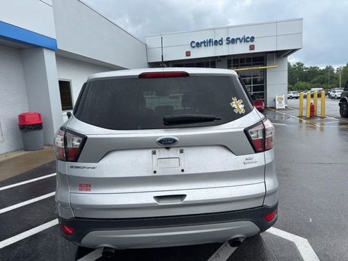 Used 2017 Ford Escape SE FWD image 5
