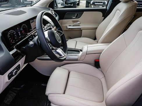 Certified 2025 Mercedes-Benz GLA 250 image 19