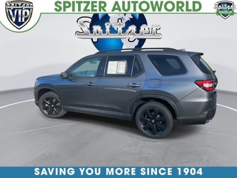 Used 2025 Honda Pilot Black Edition image 7