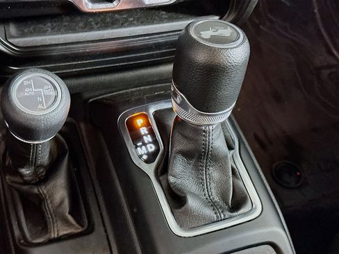 Used 2023 Jeep Wrangler Unlimited w/ Convenience Group image 24