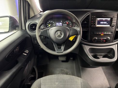 Used 2020 Mercedes-Benz Metris image 27