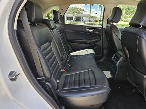 Used 2024 Ford Edge SEL image 10