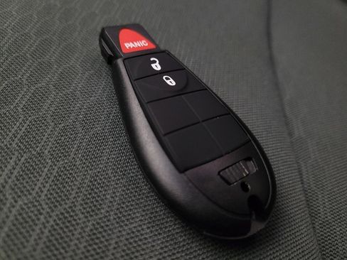 Used 2017 RAM 1500 Classic SLT image 32