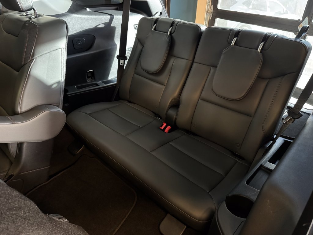 Used 2025 Ford Explorer Active w/ Active Comfort Package AWD/4WD image 21