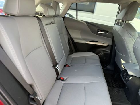 Used 2022 Toyota Venza Limited image 17
