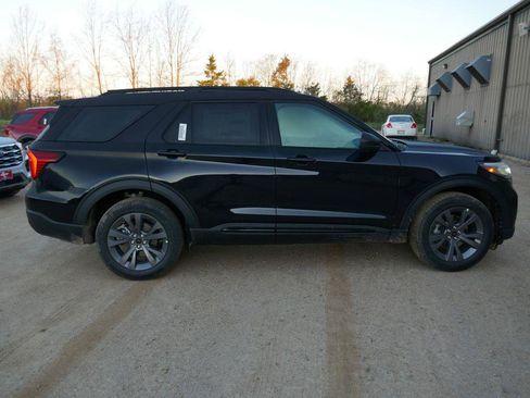 New 2026 Ford Explorer Active w/ Active Comfort Package AWD/4WD image 4