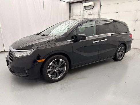Used 2023 Honda Odyssey Elite image 3