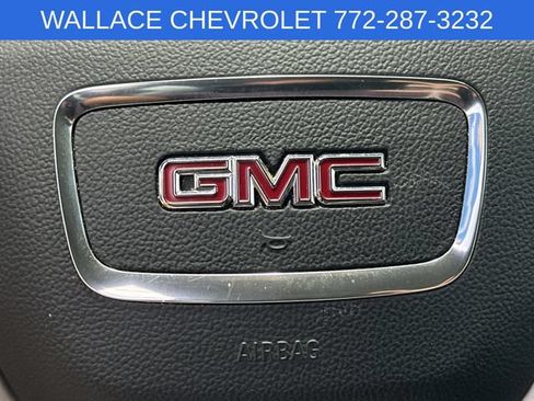 Used 2024 GMC Terrain SLE FWD image 23