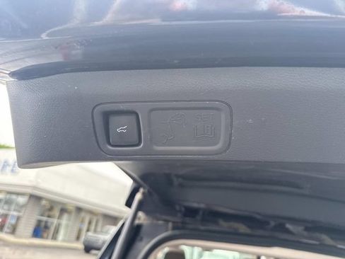 Used 2024 Ford Expedition Max Limited AWD/4WD image 9