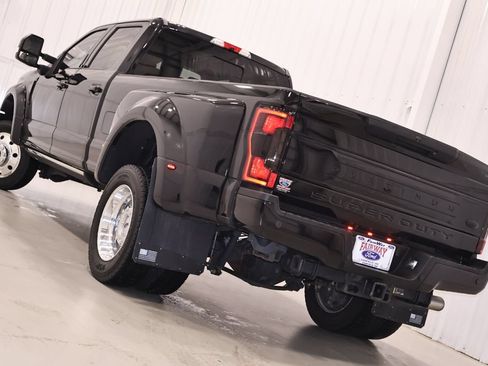 Certified 2019 Ford F450 Platinum w/ Platinum Ultimate Package AWD/4WD image 48