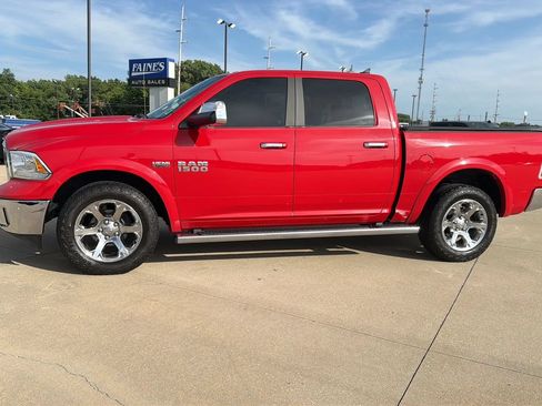 Used 2017 RAM 1500 Laramie AWD/4WD image 7