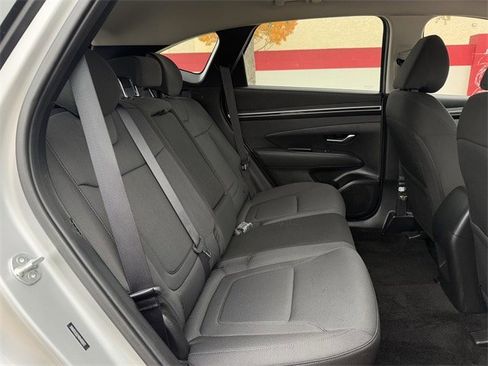 Used 2024 Hyundai Tucson SE image 28
