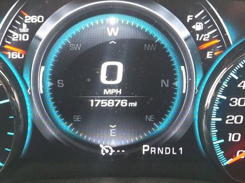 Used 2017 GMC Sierra 2500 Denali w/ Duramax Plus Package AWD/4WD image 40