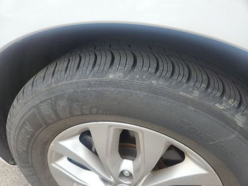 Used 2019 Kia Sedona L image 11