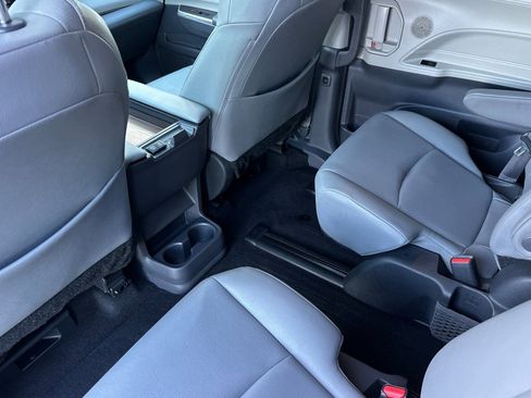 Certified 2024 Toyota Sienna XLE image 15