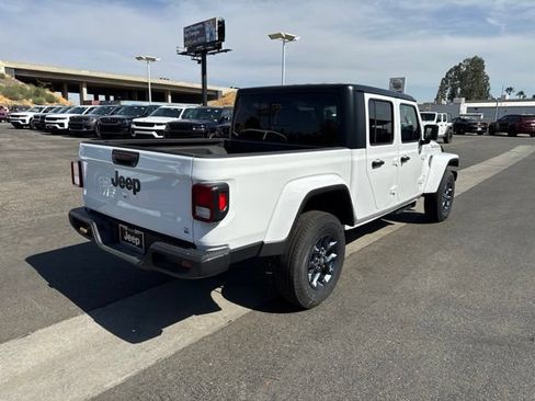 New 2026 Jeep Gladiator Sport AWD/4WD image 6