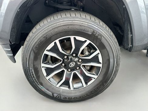 Used 2023 Toyota Tacoma TRD Sport w/ Technology Package image 28