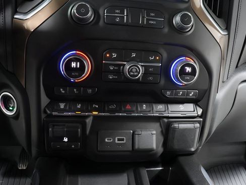 Used 2022 Chevrolet Silverado 3500 High Country w/ Z71 Off-Road Package image 9