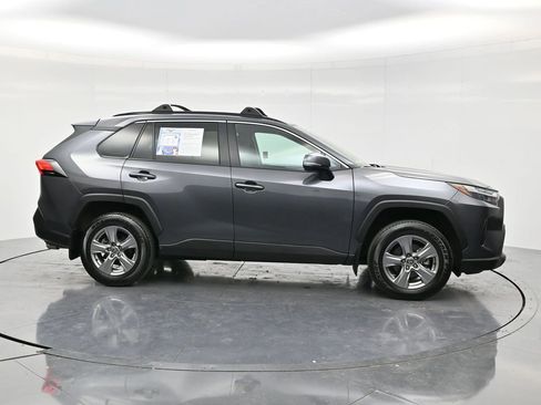 Used 2022 Toyota RAV4 XLE w/ Convenience Package AWD/4WD image 4