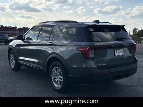 New 2026 Ford Explorer Active RWD image 5