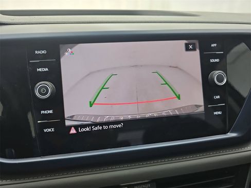 Used 2024 Volkswagen Taos SE image 31