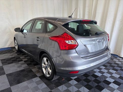 Used 2013 Ford Focus SE w/ SE Winter Pkg FWD image 5
