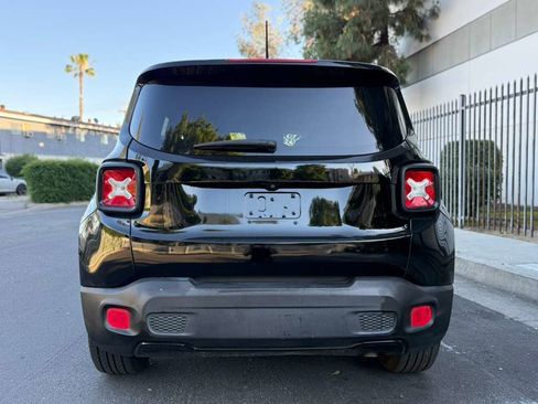 Used 2017 Jeep Renegade Altitude image 12