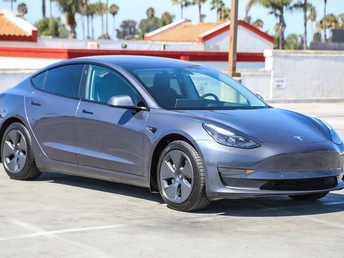 Used 2022 Tesla Model 3 Long Range AWD/4WD image 4