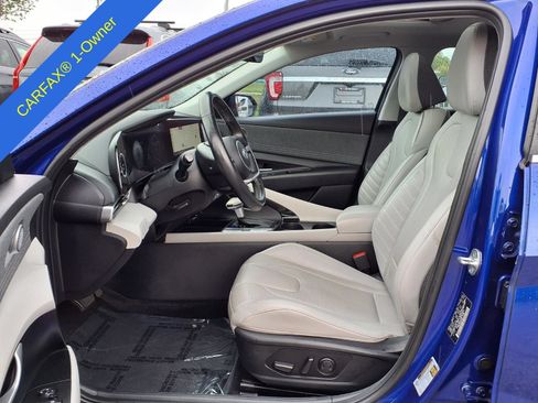 Used 2022 Hyundai Elantra Limited FWD image 17