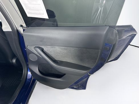 Used 2023 Tesla Model Y Long Range AWD/4WD image 30
