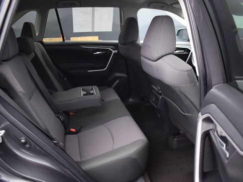 Used 2025 Toyota RAV4 XLE FWD image 11