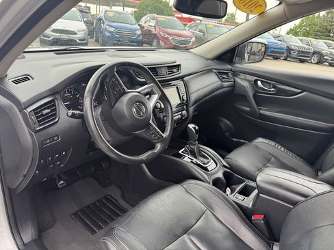 Used 2018 Nissan Rogue SL FWD image 12