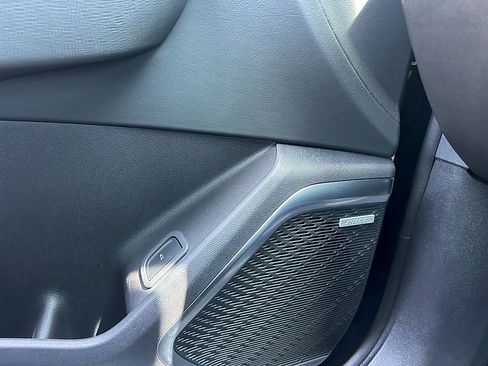 Used 2025 Buick Enclave Preferred FWD image 17