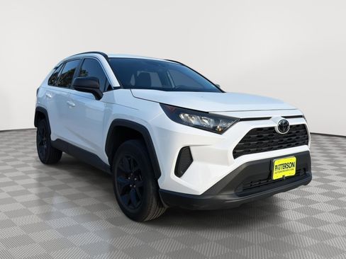 Used 2021 Toyota RAV4 LE FWD image 1