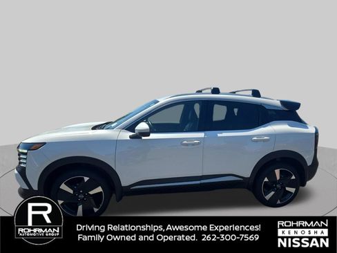 Certified 2025 Nissan Kicks SR FWD image 2