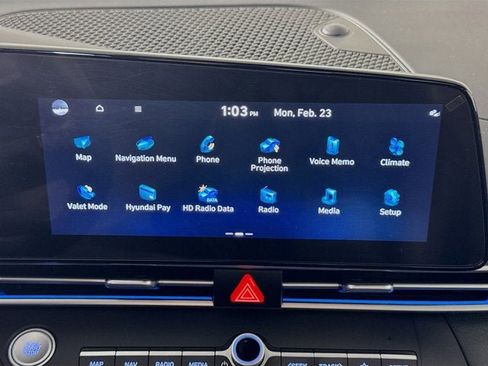 Used 2023 Hyundai Elantra Limited image 15