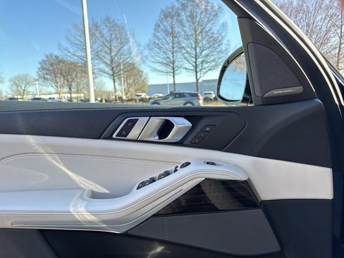 Used 2021 BMW X5 xDrive40i w/ Premium Package image 21