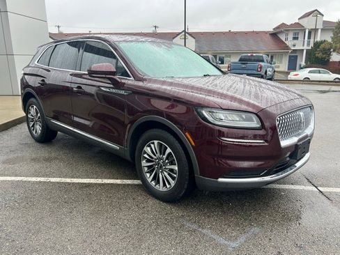 Used 2022 Lincoln Nautilus FWD w/ Premium Package image 8