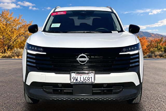 Used 2026 Nissan Kicks SV FWD image 2